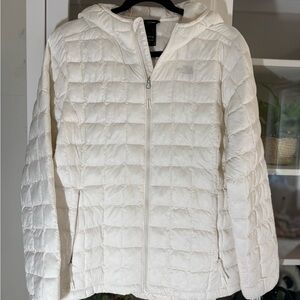 The North Face Women's Cream Quilted Hooded Puffer Jacket